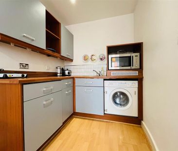 Studio to rent - Photo 6