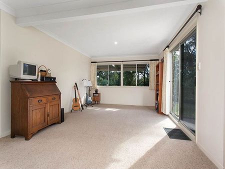 Family Hideaway with Bush Views - Photo 5