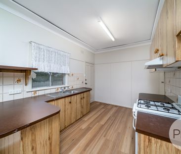 193 Lake Albert Road, Kooringal NSW 2650 - Photo 6