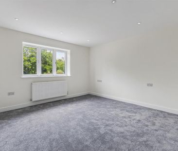 5 bedroom detached house to rent - Photo 4