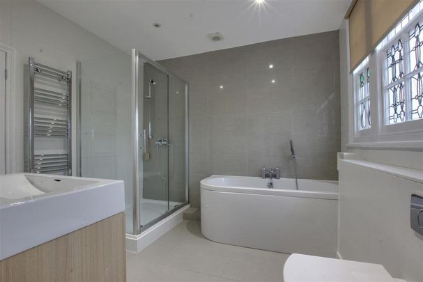 5 bedroom detached house to rent - Photo 1
