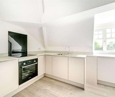 Catteshall Road, Godalming, Surrey, GU7 - Photo 2
