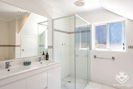 Walking distance from Kirra beach and fully finished - Photo 3