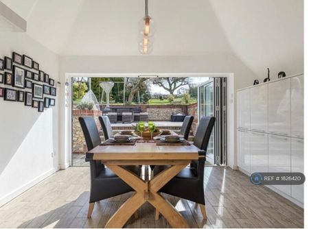 5 bedroom detached house to rent - Photo 5