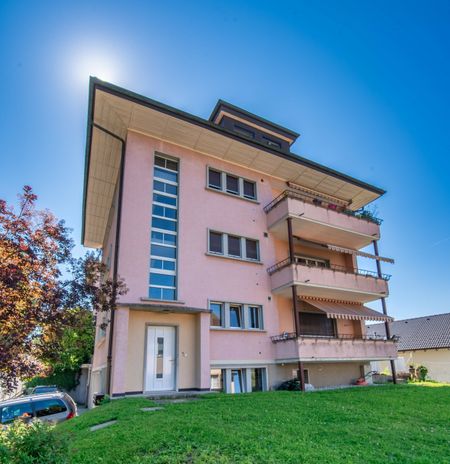 4.5 perfectly located, overlooking the neighborhood, with balcony and view - Photo 2