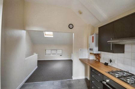 2 bedroom end of terrace house to rent - Photo 2