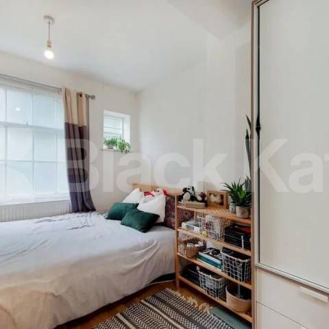 3 double bedroom 2 bathroom property in prime Camden location - Photo 1