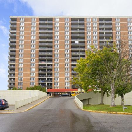 Brampton Towers - Photo 3