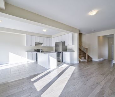 For Lease - 126 Lorne Thomas Place, New Tecumseth, Ontario - Photo 6