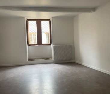 Location Appartement 3 pièces 88m² CHARLIEU 42190 - Photo 6