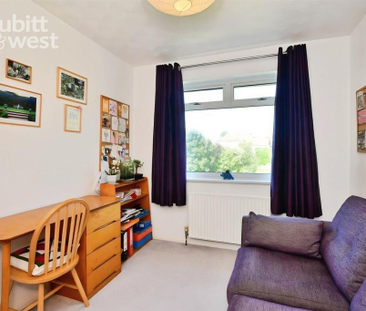 4 bedroom semi-detached house to rent - Photo 3