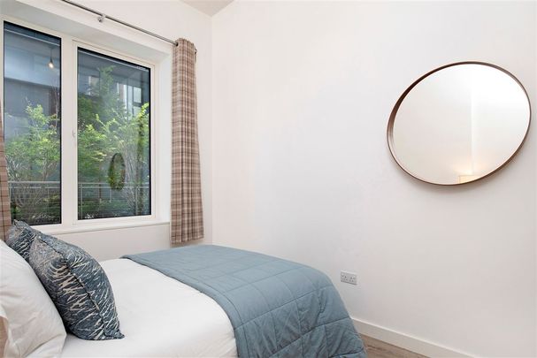 Apartment 2 , Hanover Court, Hanover Quay, Grand Canal Dk, Dublin 2 - Photo 1