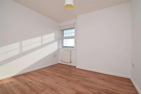 St Christophers Walk, Wakefield, WF1 - Photo 4