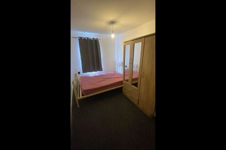 3 Bed Flat, Wordsworth Drive, S5 - Photo 2