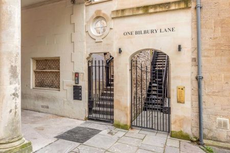 Second Floor 2 bedroom apartment renovated within the last 5 years in central Bath. - Photo 4