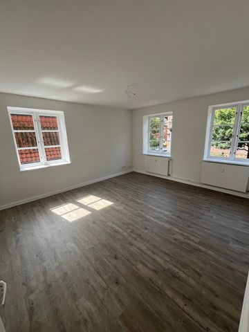 ***Frisch sanierte 2-Zimmer-Wohnung in denkmalgeschützem Altbau*** - Photo 5