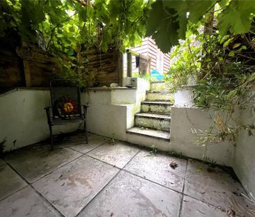 2 bedroom end of terrace house to rent - Photo 6