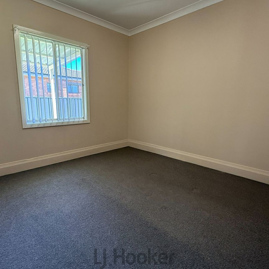 Cozy 3 Bedroom Coastal Home - Photo 1