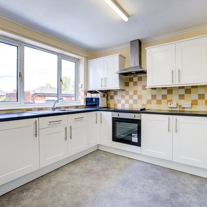 3 bedroom flat to rent - Photo 1