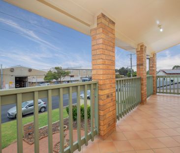 Low Maintenance 3 bedroom - Photo 1