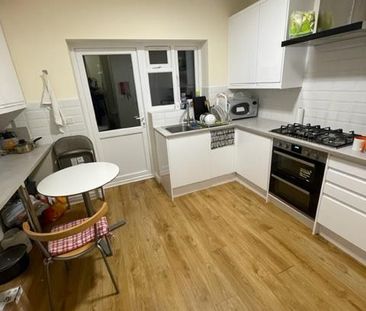 Room in a Shared House, Hardwicke Road, N13 - Photo 3