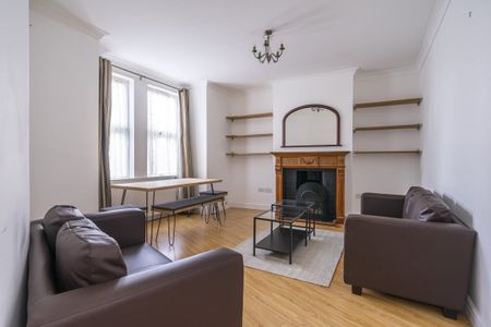 3 bedroom flat to rent - Photo 2