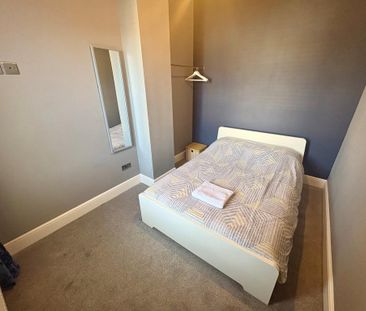 3 bedroom terraced house to rent - Photo 6