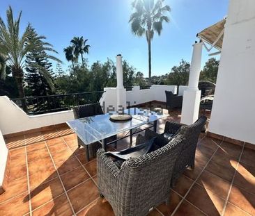 Alquiler de chalet adosado en Calle Sirio - Photo 5