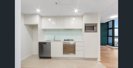 Chic and Contemporary one bedroom + study - Photo 2