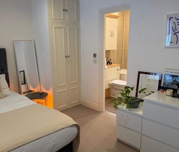 Room in a Shared Flat, Courtfield Road, SW7 - Photo 3