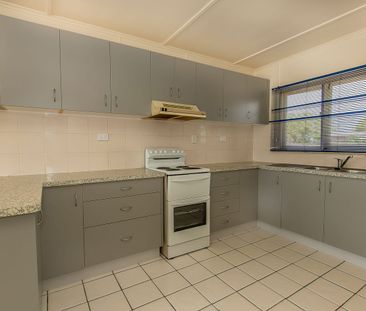 126 Twelfth Avenue, Railway Estate, Qld 4810 - Photo 6