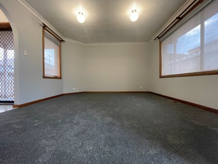 CHARMING 2 BEDROOM UNIT IN COBURG NORTH - Photo 5