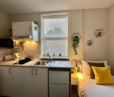 Room in a Shared House, Bedford Road, RG1 - Photo 4