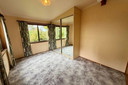 Tranquil Wentworth Falls Retreat with Studio & Garden Surround! - Photo 5