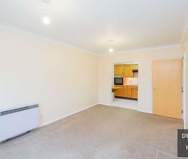 Beehive Lane, Ilford - Photo 1