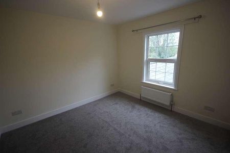 Spring Lane, Farnham Royal, Slough, SL2 - Photo 3