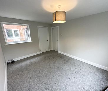 2 Bedroom Flat for rent in Elmfield Lodge, Welbeck Road - Photo 6