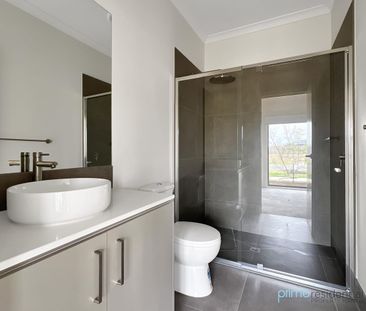 21 Corinth Street, Manor Lakes, Vic 3024 - Photo 1