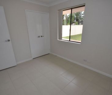 Modern 4-Bedroom Home in Quiet Cul-de-Sac - Photo 5