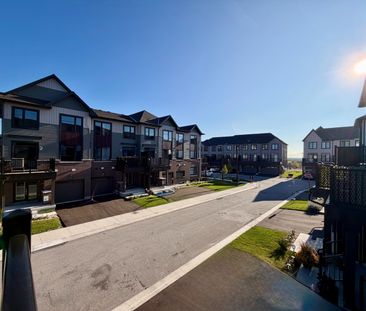 For Lease - 1024 Porcupine Path, Oshawa, Ontario - Photo 6