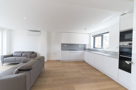 Studio Flat, Portelet Road, E1 - Photo 3