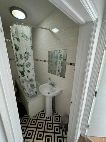Room in a Shared Flat, Buller Road, N17 - Photo 4