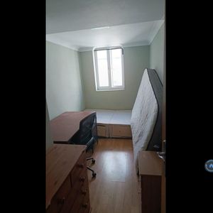 1 bedroom in a flat share to rent - Photo 3