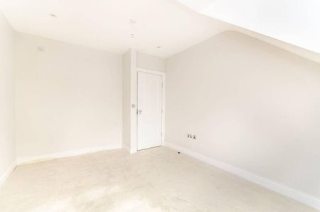 3 bedroom flat to rent - Photo 3