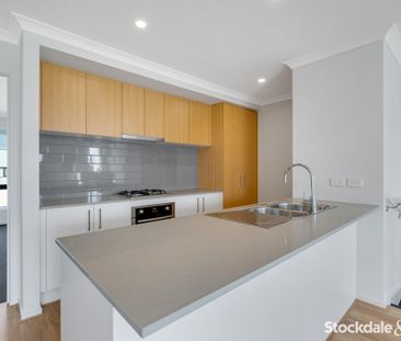 Modern Townhouse Living! - Photo 4