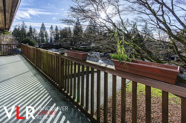 914 Strathaven Drive - Photo 1