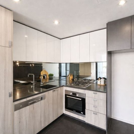 Modern Living in the Heart of Highett - Photo 1