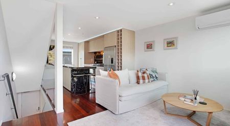 Stylish Ponsonby Living – 3 Bedrooms, 2 Bathrooms, Fully Furnished! - Photo 3