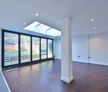 Bowness Crescent, Kingston, SW15 - Photo 1