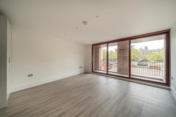 Greenwich High Road, Greenwich, SE10 - Photo 1